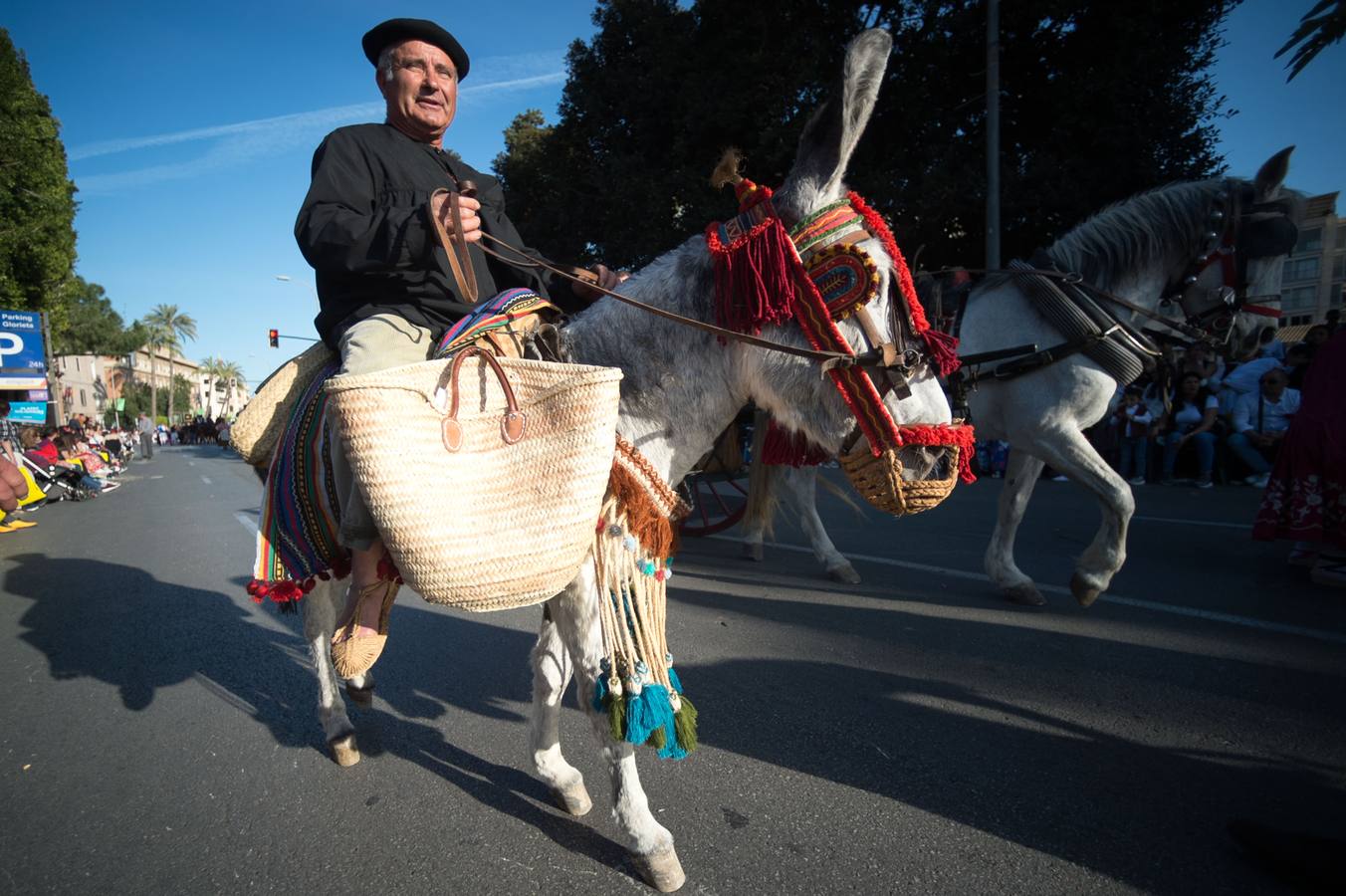 Las calles de Murcia se visten de costumbrismo en el desfile del Bando de La Huerta 2018