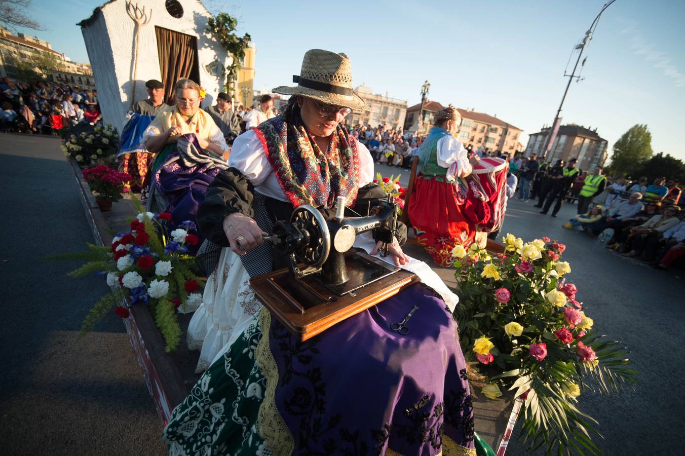 Las calles de Murcia se visten de costumbrismo en el desfile del Bando de La Huerta 2018