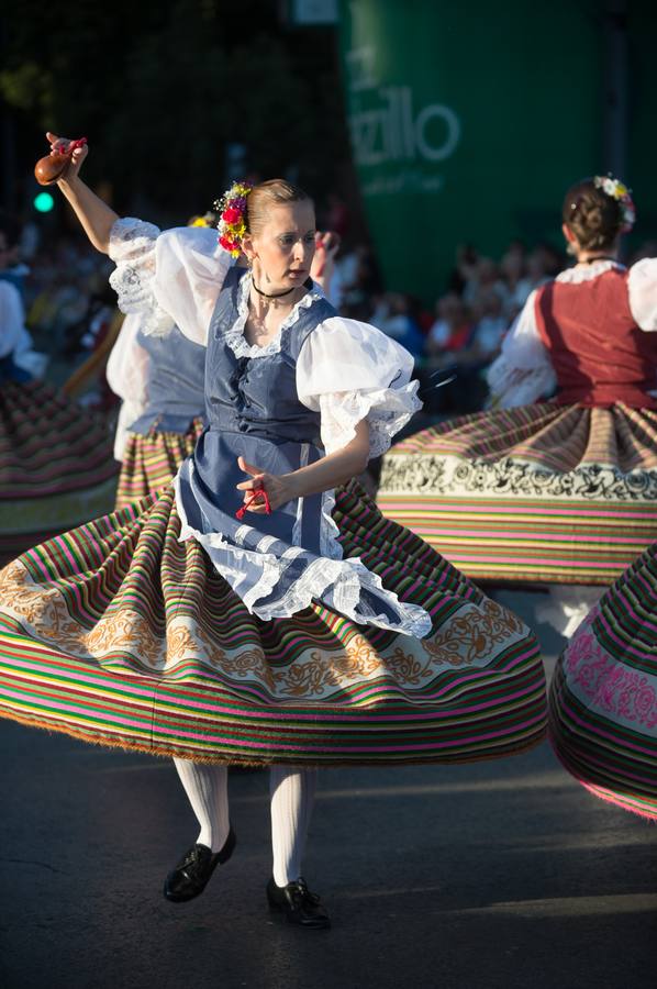 Las calles de Murcia se visten de costumbrismo en el desfile del Bando de La Huerta 2018