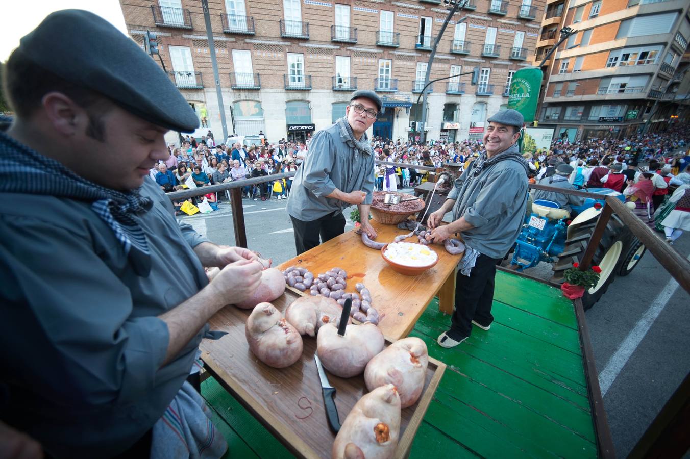 Las calles de Murcia se visten de costumbrismo en el desfile del Bando de La Huerta 2018