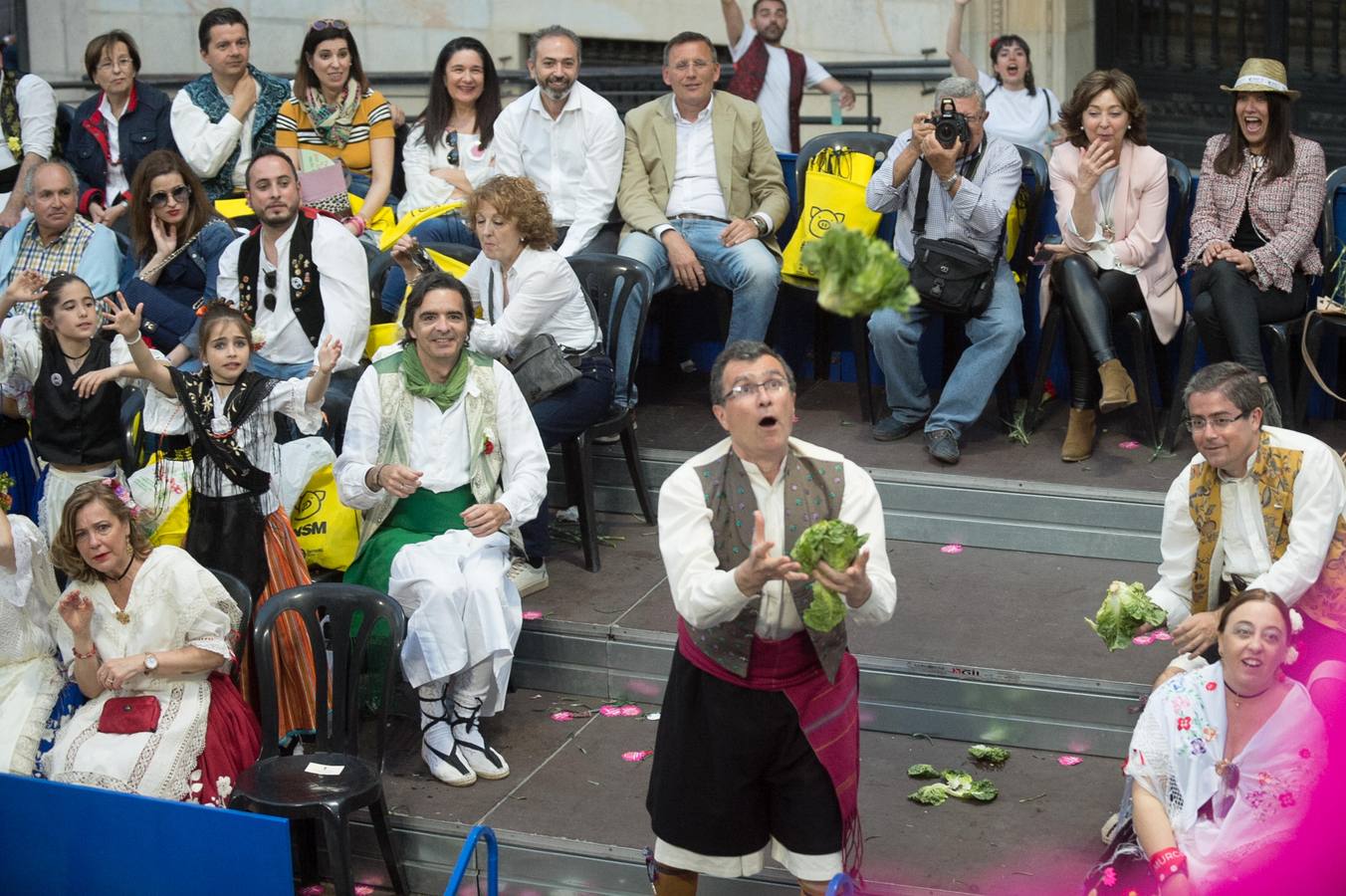 Las calles de Murcia se visten de costumbrismo en el desfile del Bando de La Huerta 2018