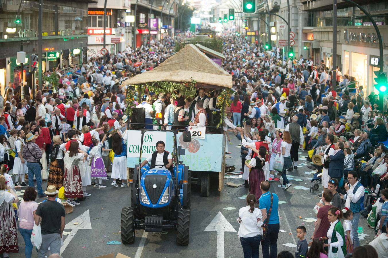 Las calles de Murcia se visten de costumbrismo en el desfile del Bando de La Huerta 2018