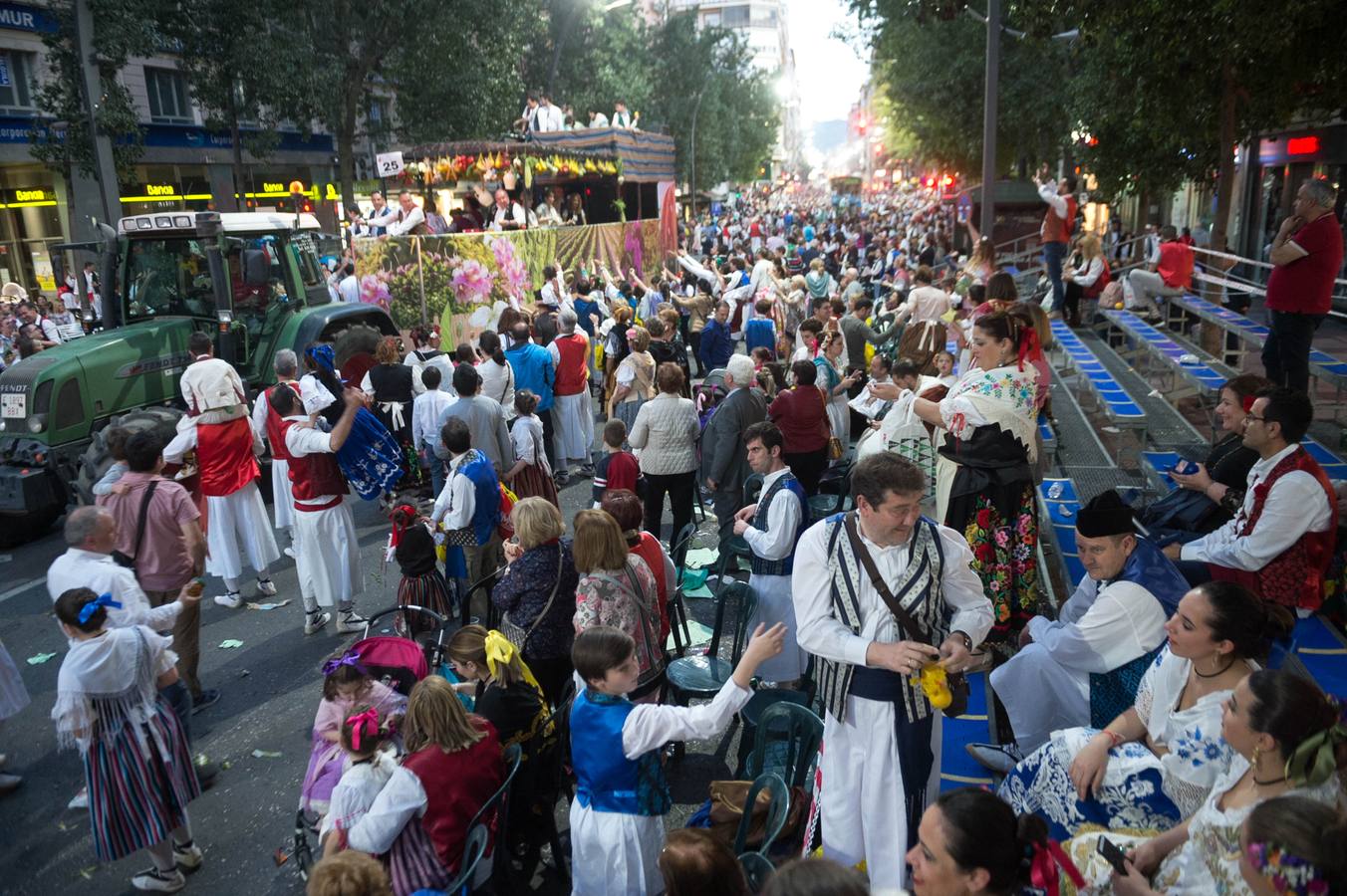 Las calles de Murcia se visten de costumbrismo en el desfile del Bando de La Huerta 2018