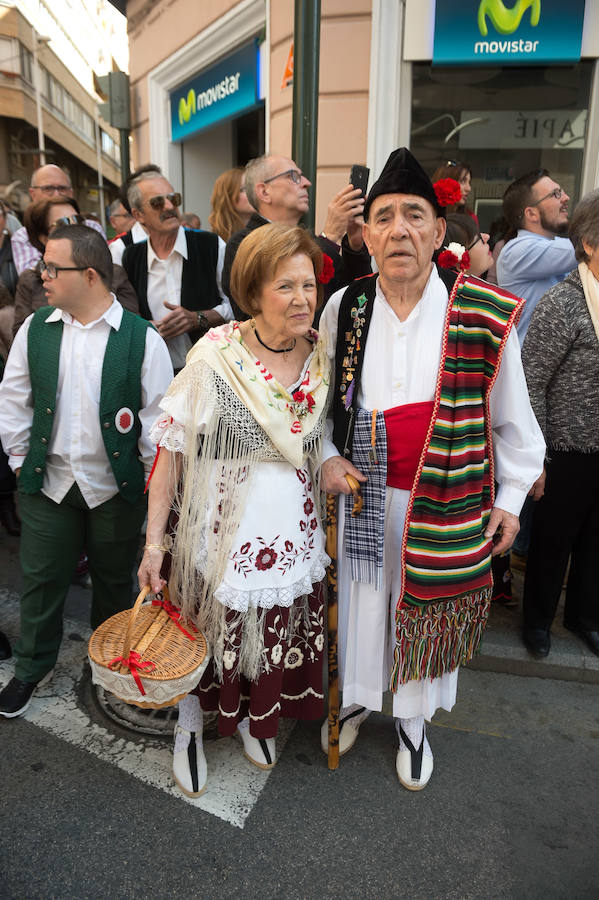 El obispo Lorca Planes invita a compartir «el pan y la alegría» 