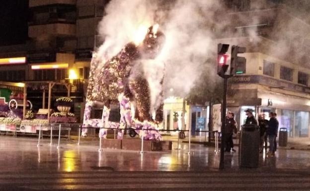 La escultura, pasto de las llamas