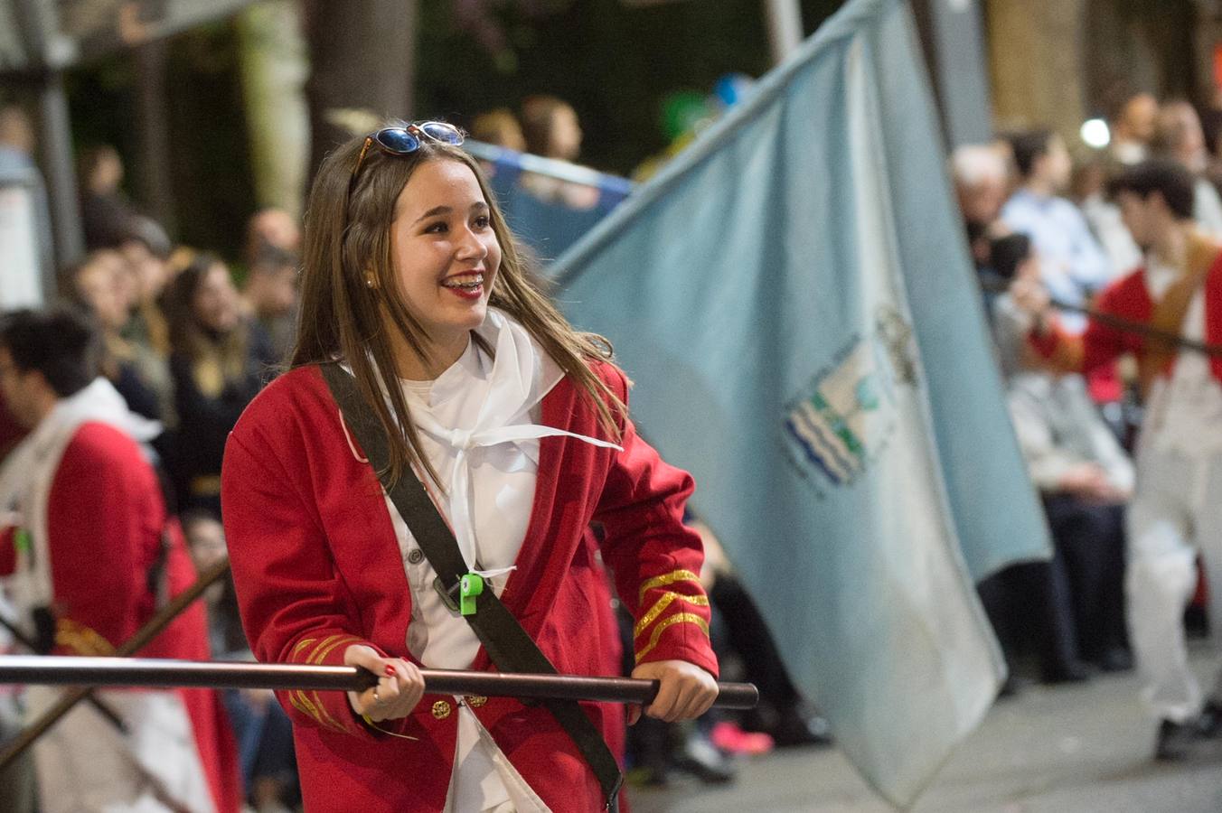 Espectáculos y grupos de animación amenizaron el desfile de la Llegada de la Sardina.
