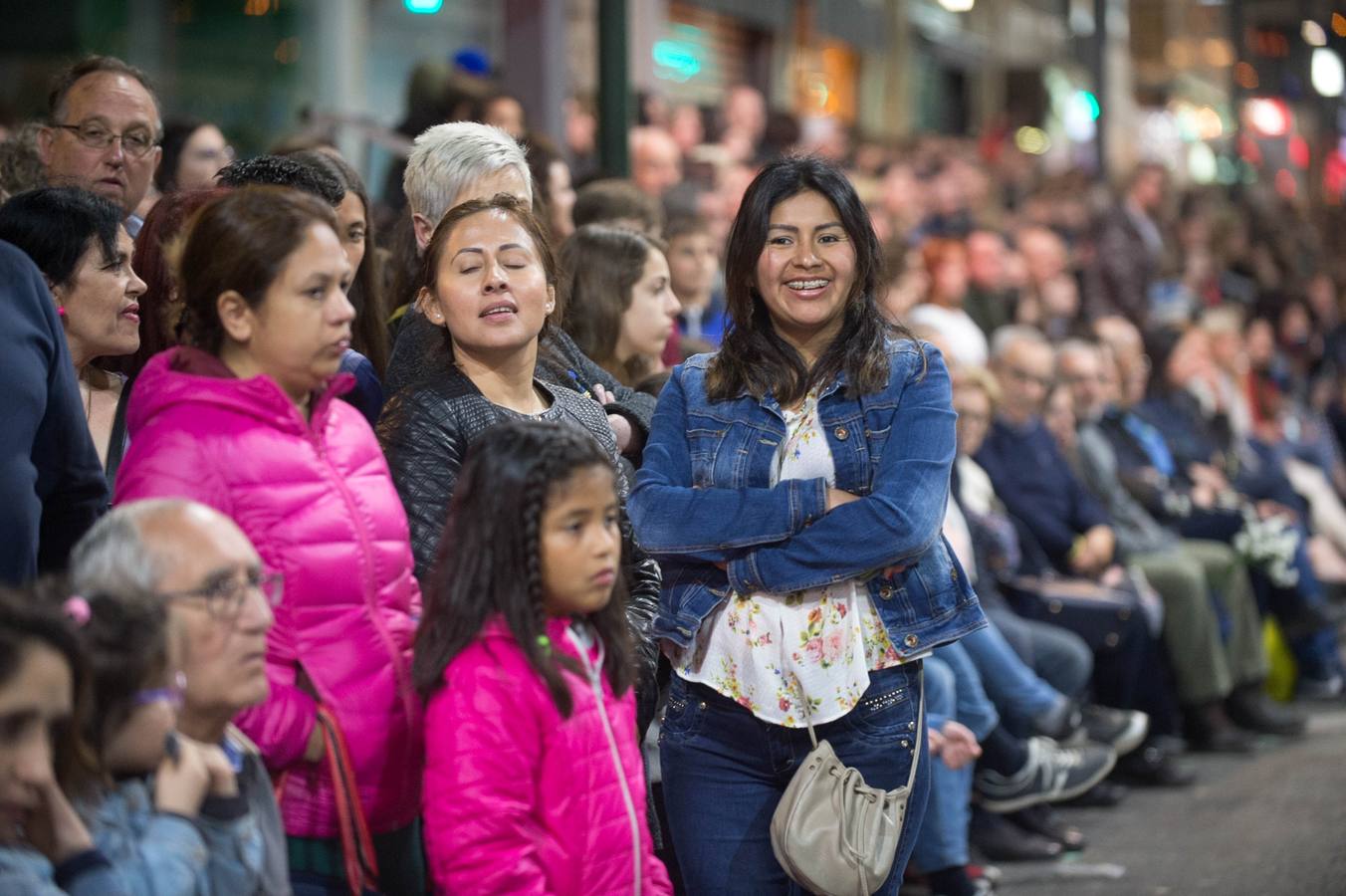 Espectáculos y grupos de animación amenizaron el desfile de la Llegada de la Sardina.