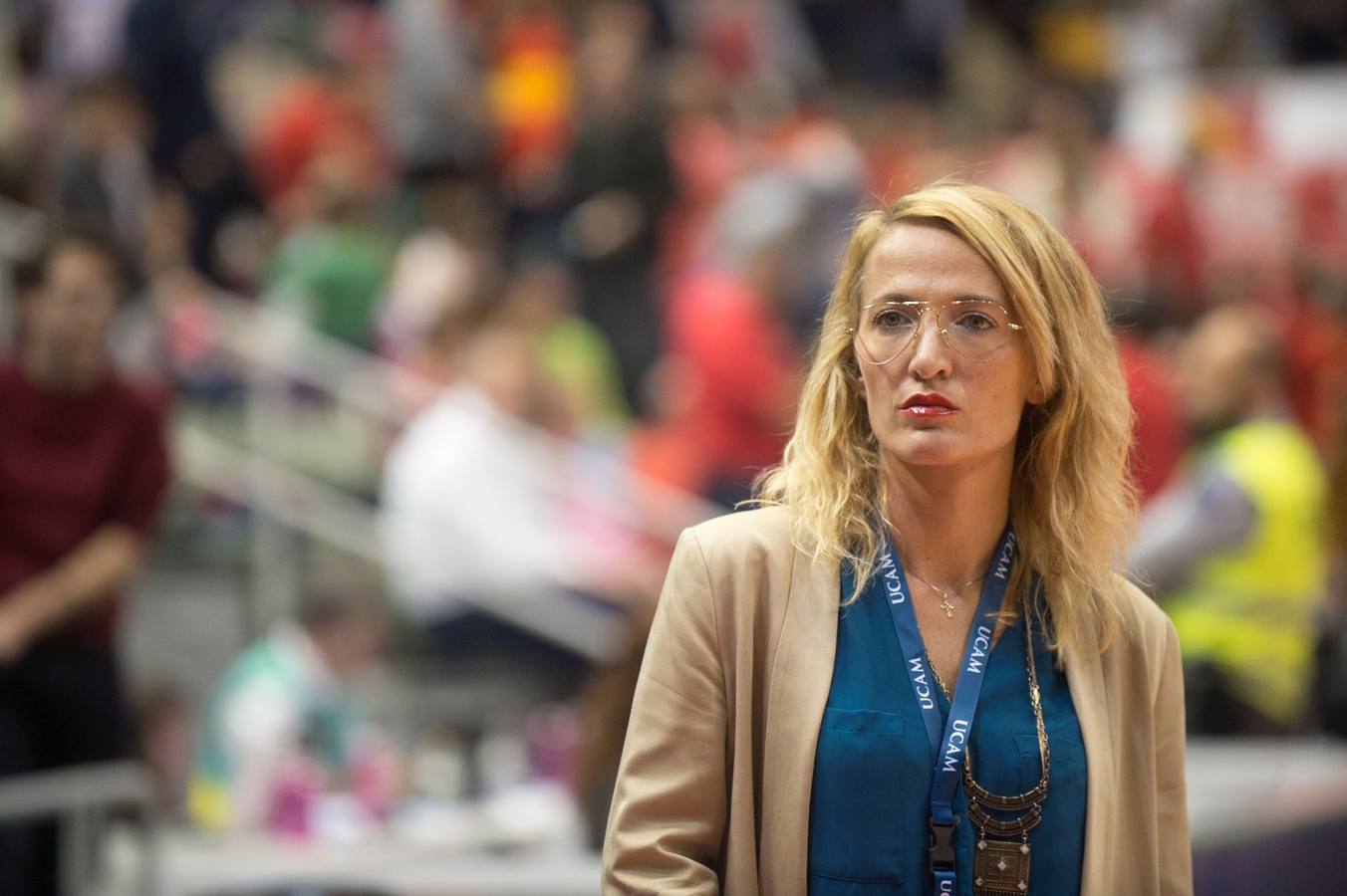 El UCAM defiende sus catorce puntos de ventaja traídos de Turquía y lo celebra con un Palacio entregado a su equipo