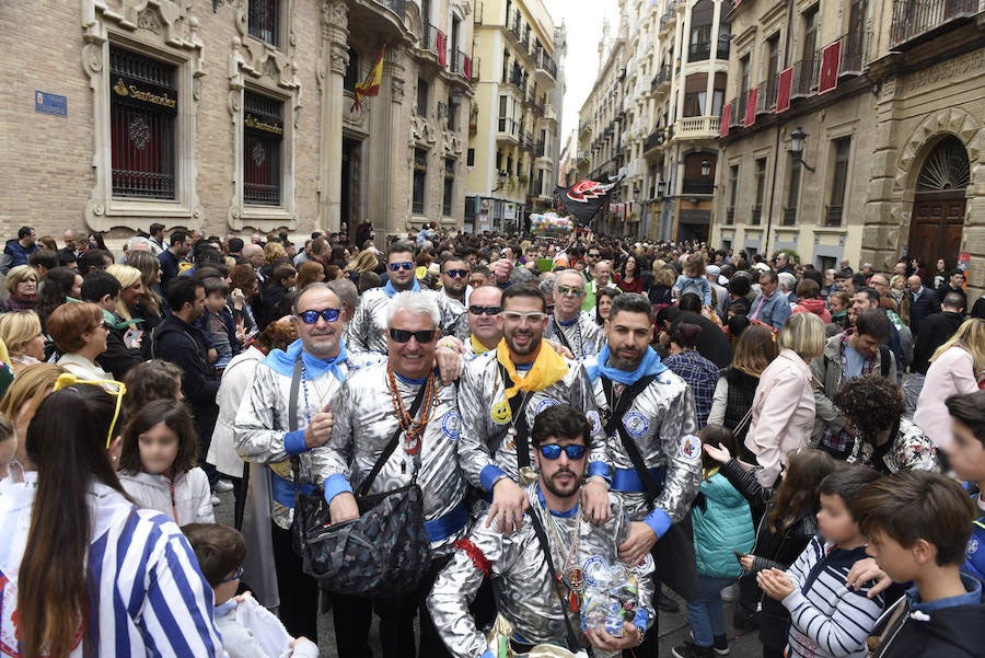 Doña Sardina se despide de los murcianos con un multitudinario pasacalles que ha concluido en la Plaza Circular