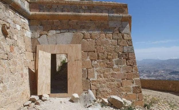 El Castillo de la Atalaya, pendiente de acondicionar. 