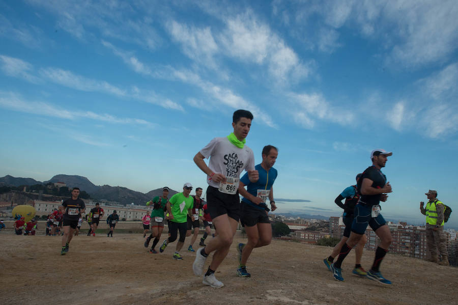 Unos 3.800 valientes parten con la primera luz del día al asalto de las baterías de costa de Cartagena