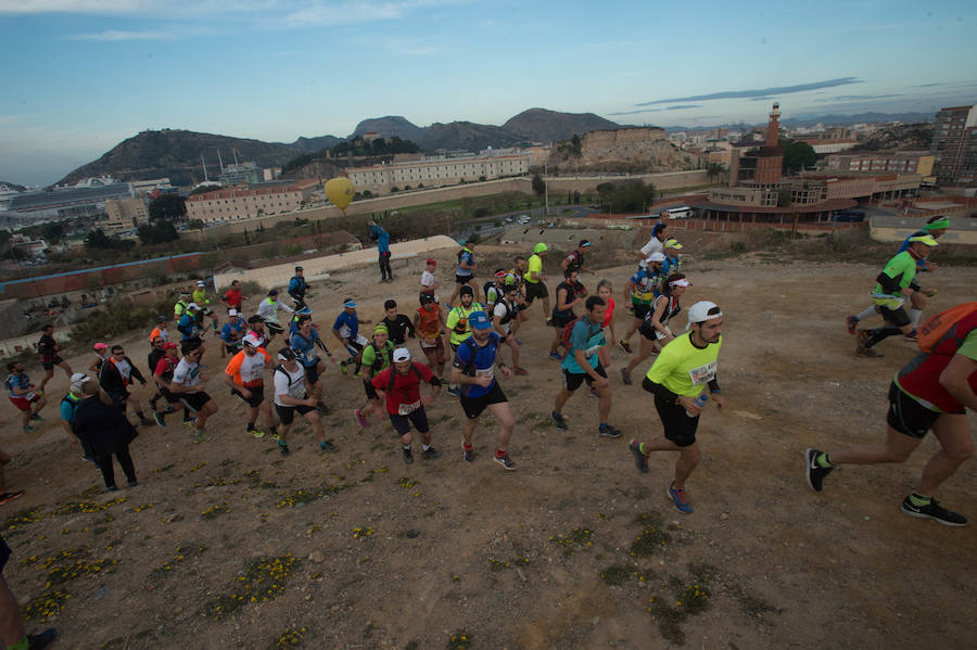 Unos 3.800 valientes parten con la primera luz del día al asalto de las baterías de costa de Cartagena