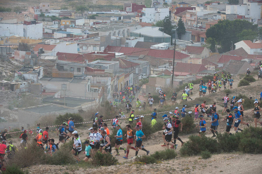 Unos 3.800 valientes parten con la primera luz del día al asalto de las baterías de costa de Cartagena