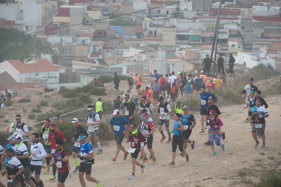 Unos 3.800 valientes parten con la primera luz del día al asalto de las baterías de costa de Cartagena