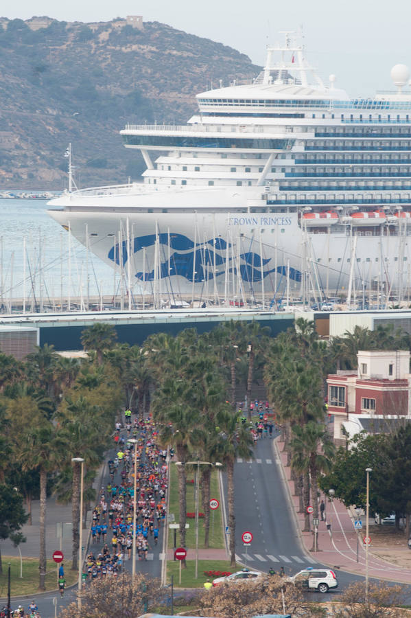 Unos 3.800 valientes parten con la primera luz del día al asalto de las baterías de costa de Cartagena