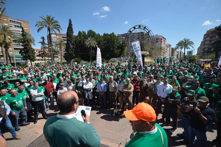 Cientos de cazadores de toda la Región secundan en Murcia la manifestación en defensa de la actividad cinegética y su contribución a la permanencia del mundo rural