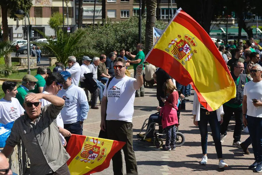 Cientos de cazadores de toda la Región secundan en Murcia la manifestación en defensa de la actividad cinegética y su contribución a la permanencia del mundo rural