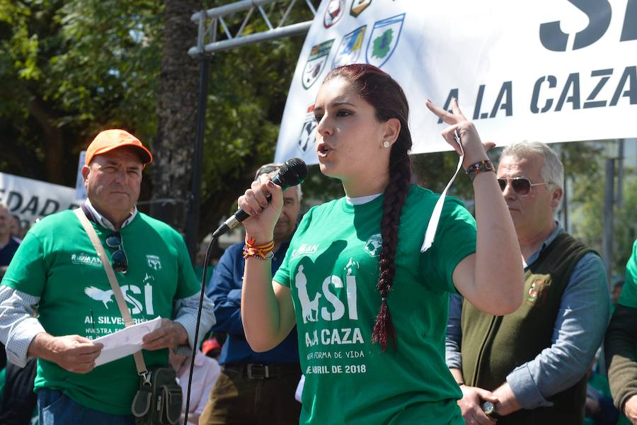 Cientos de cazadores de toda la Región secundan en Murcia la manifestación en defensa de la actividad cinegética y su contribución a la permanencia del mundo rural