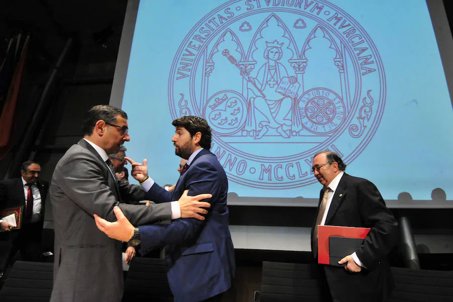 López Miras se compromete a mejorar la financiación de las universidades públicas en el próximo plan plurianual