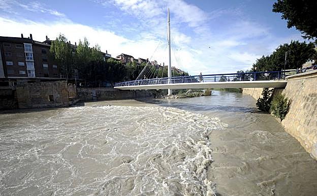 Crecida del río Segura en el centro de Murcia, en 2013,