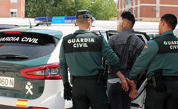 Cazado un «escurridizo» delincuente que convenció a una menor para que abandonara su casa