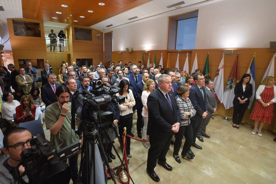 El presidente del Gobierno regional destaca que hace estos cambios en su Ejecutiva para «trabajar mucho más para que Murcia sea tierra de libertad»