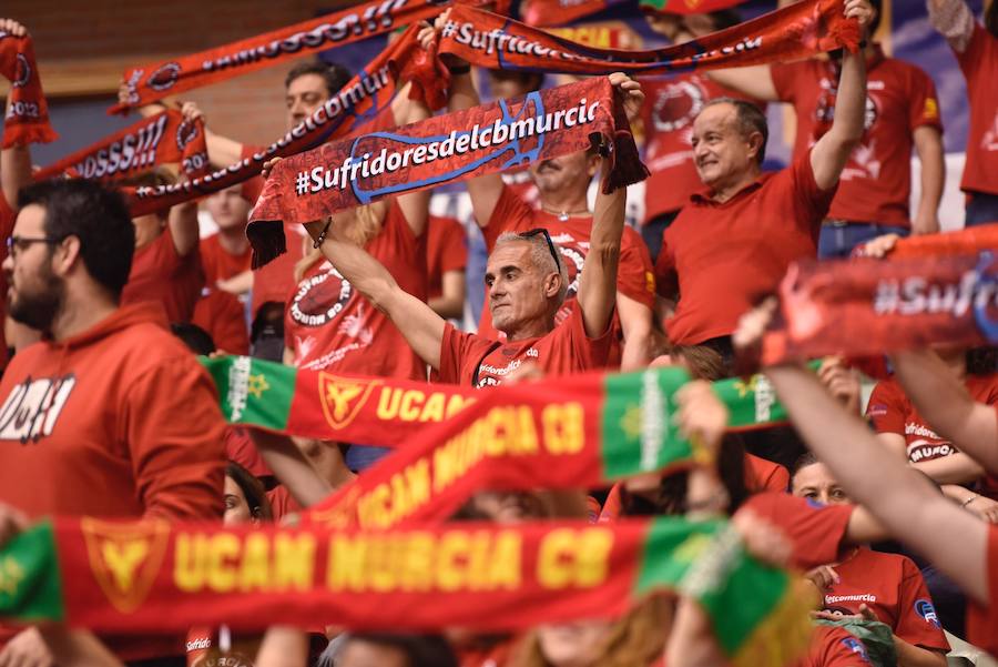 El equipo de Ibon Navarro se mantiene en los puestos de eliminatorias por el título arrasando al Tecnyconta Zaragoza en la segunda parte. La soledad de Neal por parte visitante – 31 puntos – contrastó con la fuerza como grupo del UCAM, con cuatro jugadores por encima de diez puntos