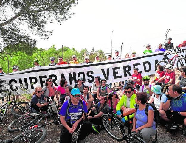 Marcha en defensa de las vias públicas