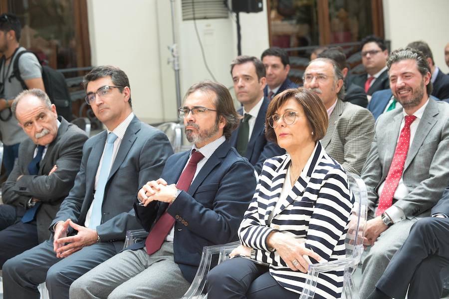 El embajador en España, Lyu Fan, explica el interés de los inversores asiáticos por la tecnología de riego desarrollada en la Región