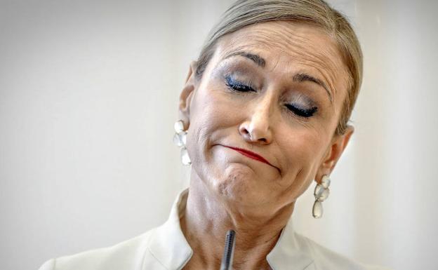 Cristina Cifuentes ,durante la rueda de prensa ofrecida hoy en la que ha anunciado su dimisión. 