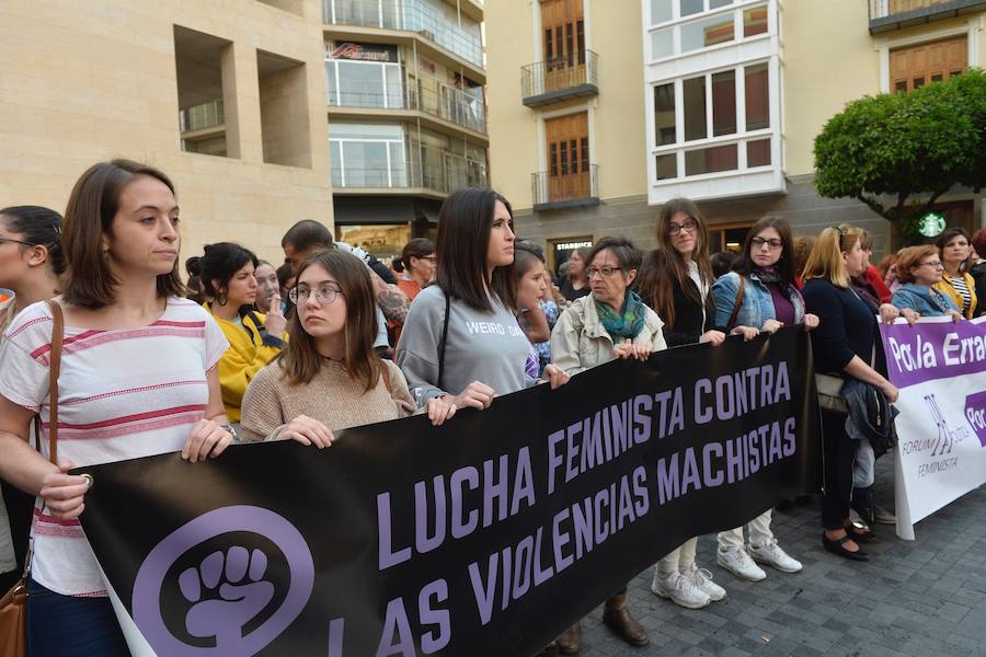 Concentración en Murcia contra la decisión de no considerar agresión sexual el ataque de los Sanfermines.