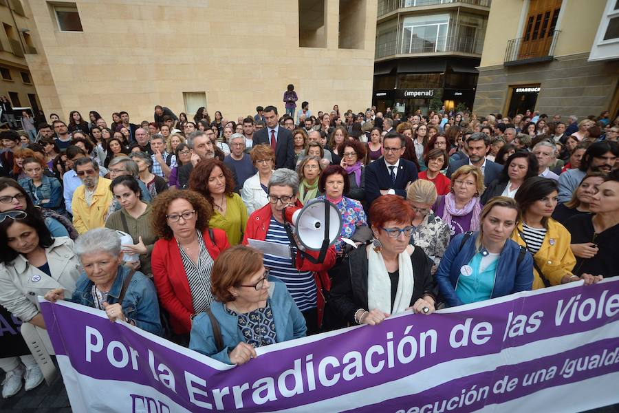 Concentración en Murcia contra la decisión de no considerar agresión sexual el ataque de los Sanfermines.