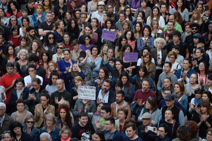 Concentración en Murcia contra la decisión de no considerar agresión sexual el ataque de los Sanfermines.