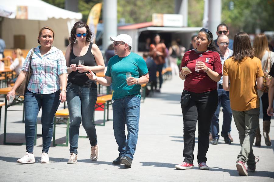 El evento reúne hasta el domingo en la plaza de la Universidad una selección de cervezas destacadas y artesanales que podrán disfrutarse con tapas variadas.