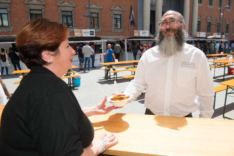 El evento reúne hasta el domingo en la plaza de la Universidad una selección de cervezas destacadas y artesanales que podrán disfrutarse con tapas variadas.