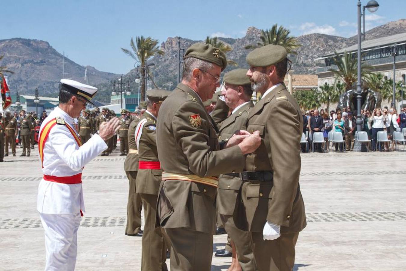 Desfiles, jura de bandera y pólvra para honrar a los héroes artilleros