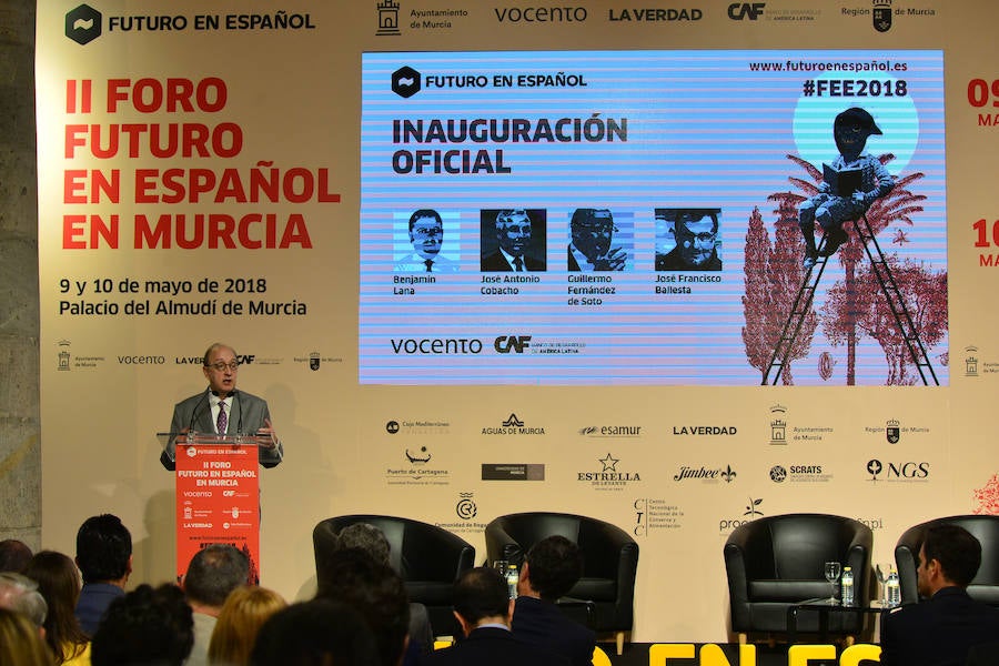 El Palacio del Almudí de Murcia acoge la segunda edición de una cita que busca analizar las relaciones entre España y Latinoamérica. 