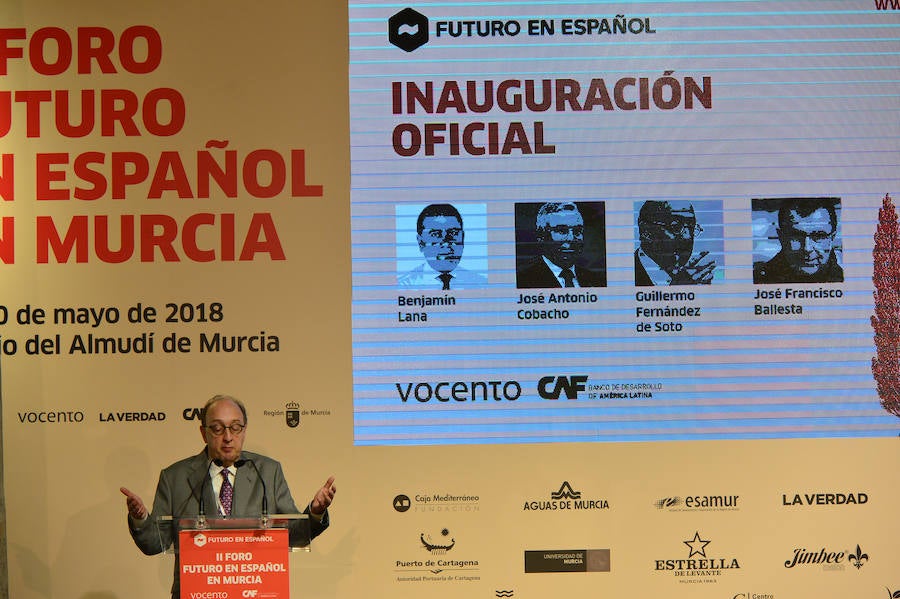 El Palacio del Almudí de Murcia acoge la segunda edición de una cita que busca analizar las relaciones entre España y Latinoamérica. 