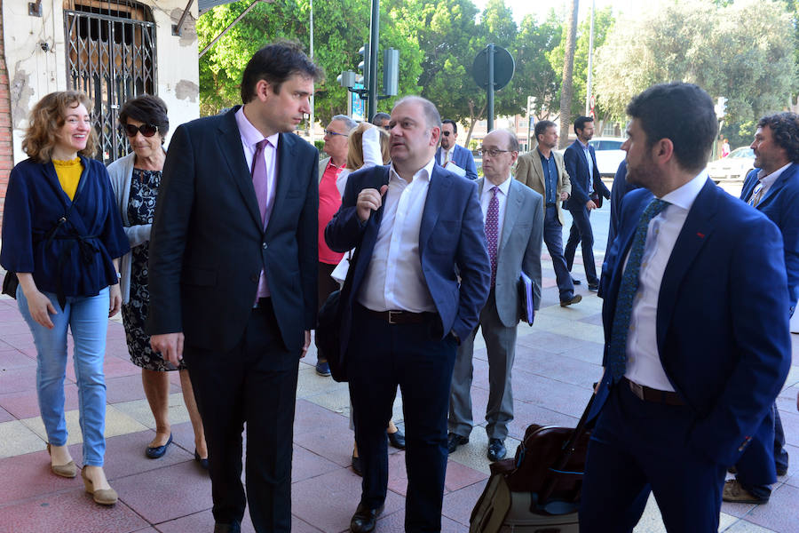 El Palacio del Almudí de Murcia acoge la segunda edición de una cita que busca analizar las relaciones entre España y Latinoamérica. 