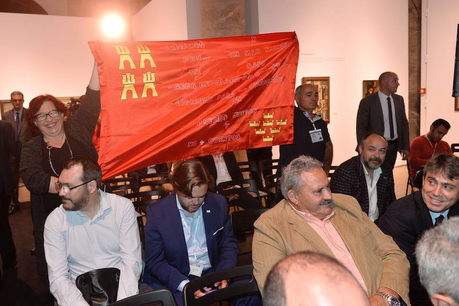 La ministra de Agricultura, que inauguró esta segunda jornada , abogó por «un pacto que asegure el equilibrio entre la defensa del medio ambiente y que mitigue los impactos negativos del cambio climático».