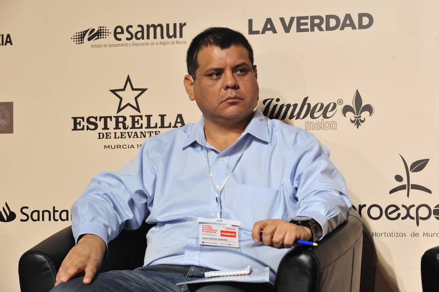 La ministra de Agricultura, que inauguró la segunda jornada del foro Futuro en Español, aboga por «un pacto que asegure el equilibrio entre la defensa del medio ambiente y su disponibilidad y que mitigue los impactos negativos del cambio climático»