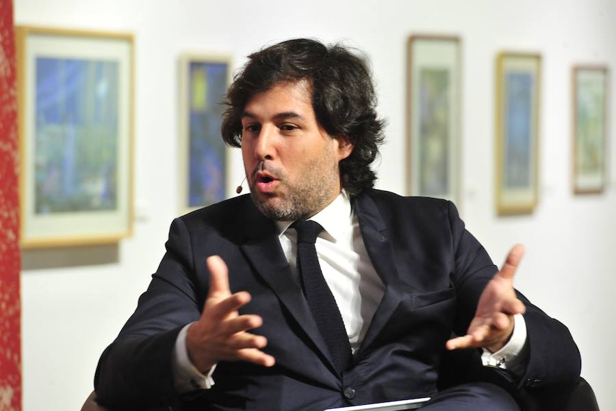 La ministra de Agricultura, que inauguró la segunda jornada del foro Futuro en Español, aboga por «un pacto que asegure el equilibrio entre la defensa del medio ambiente y su disponibilidad y que mitigue los impactos negativos del cambio climático»