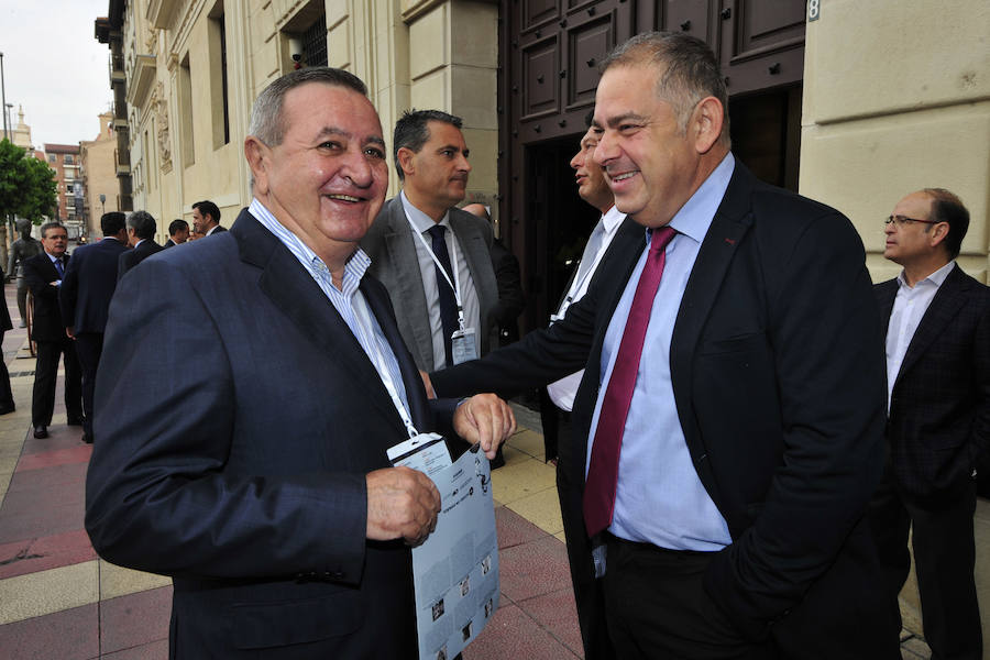 La ministra de Agricultura, que inauguró la segunda jornada del foro Futuro en Español, aboga por «un pacto que asegure el equilibrio entre la defensa del medio ambiente y su disponibilidad y que mitigue los impactos negativos del cambio climático»