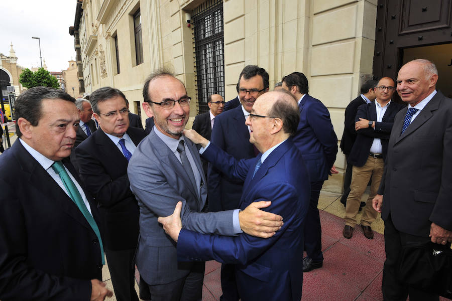 La ministra de Agricultura, que inauguró la segunda jornada del foro Futuro en Español, aboga por «un pacto que asegure el equilibrio entre la defensa del medio ambiente y su disponibilidad y que mitigue los impactos negativos del cambio climático»