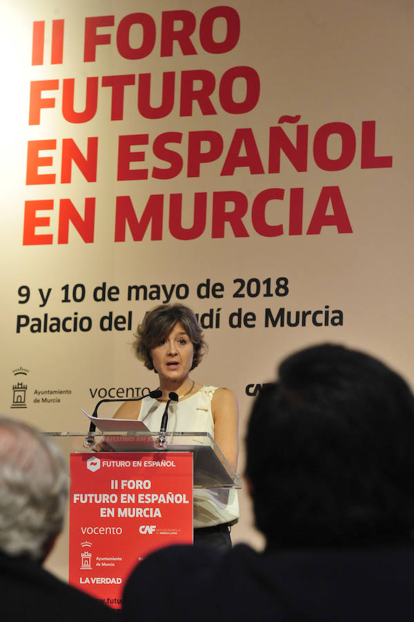 La ministra de Agricultura, que inauguró la segunda jornada del foro Futuro en Español, aboga por «un pacto que asegure el equilibrio entre la defensa del medio ambiente y su disponibilidad y que mitigue los impactos negativos del cambio climático»