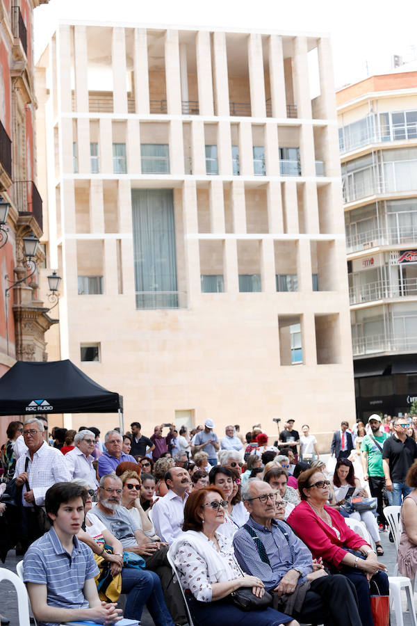 Once instrumentos y cerca de 450 intérpretes toman seis céntricas plazas de la capital con motivo de la tercera edición de 'Pianos en la Calle'