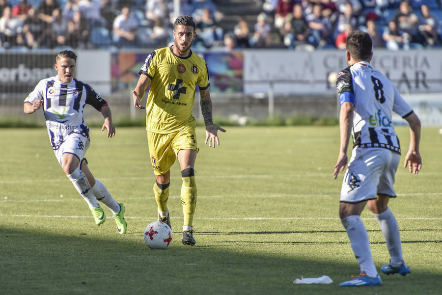 El conjunto de Mario Simón se despide de la categoría con una derrota en el Nuevo Vivero ante un equipo que se jugaba la permanencia