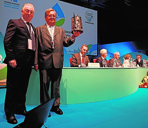 José A. Andújar recogió la Regadera de Plata.