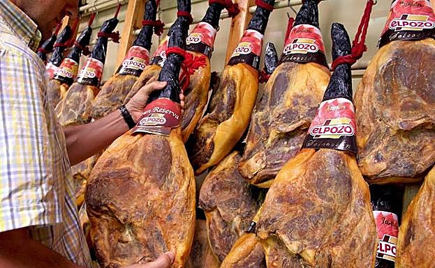 Jamones de ElPozo, en una tienda.