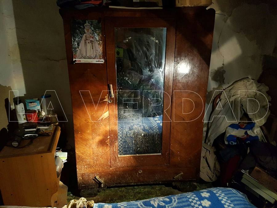 Dos policías locales rescatan a una madre y su hija a las que el cabeza de familia mantuvo retenidas contra su voluntad tras el aviso de familiares de la víctima